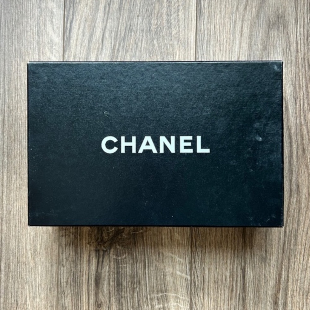 CHANEL Black Sequin Sparkle CC Pumps | 38 - Picture 6 of 10